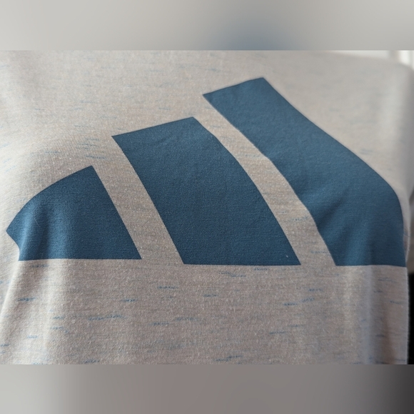 Adidas Tee Size XS - Picture 4 of 10